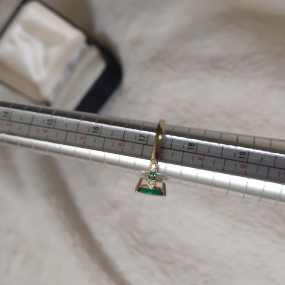 Emerald and Diamond Ring - Picture 8 of 8